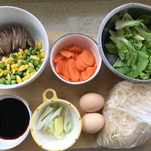 The practice measure of chow mien of simple and delicate assorted 1