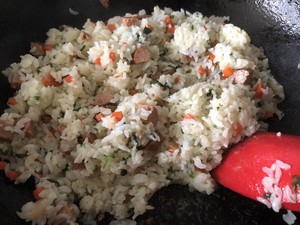 セロリの葉のソーセージが食事を揚げる練習法8