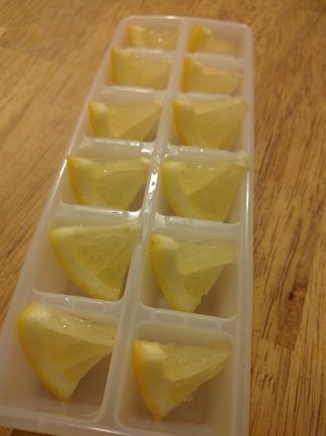 The practice measure of citric ice Lemon Ice Cube 1