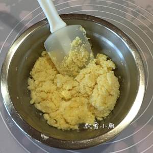 The practice measure of biscuit of heart form shredded coconut stuffing 4