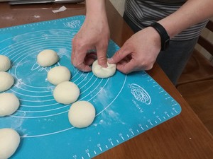 The practice measure of milk small steamed bread 13