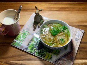 The practice measure of face of clear soup of a bowl of quick worker 11