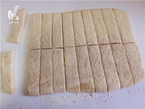 The practice measure of the sweet multi-layer steamed bread that drop a tooth 21