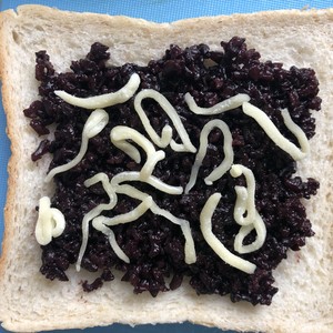 The practice measure of violet rice sandwich 3