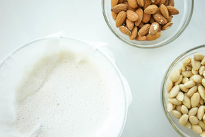 Oneself is made without the practice measure that adds almond milk 3