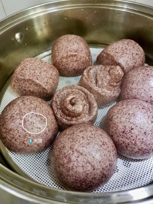The practice move that Man has strong black rice steamed bread 12