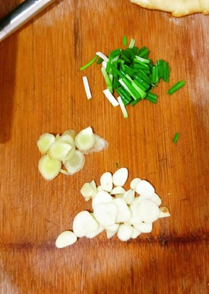 The practice measure of the man of hot pepper chicken that exceeds go with rice 3