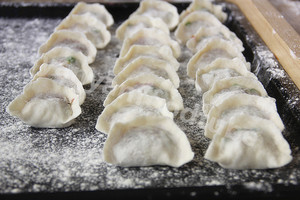 Ice spends decoct dumpling Fried Pork&The practice measure of Lotus Root Dumplings 9