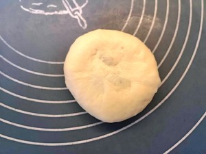 Sweetened bean taste coils the practice measure of biscuit plastics method 2