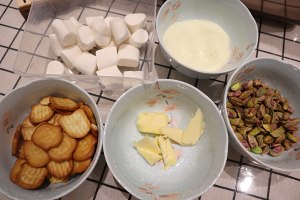 The practice measure with crisp snowflake 1