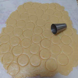 The practice measure of button biscuit 5