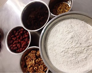 The practice measure of steamed bread of delicate brown sugar 1
