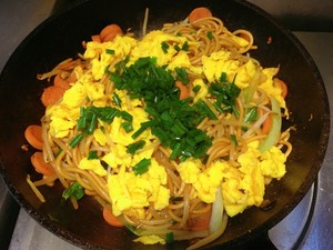 顔をたたくと、カバーを手放すのが嫌いになる ボウル1（緑の野菜香guのチャウミエン）練習対策6 