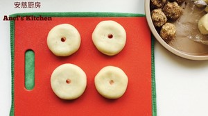 Crisp skin moon cake - stuffing of sesame seed sweet-scented osmanthus (add video cookbook) practice measure 6
