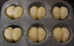 The practice measure that small eat of pink of polished glutinous rice includes 3