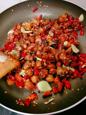 The practice measure of the man of hot pepper chicken that exceeds go with rice 10