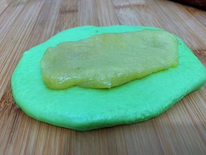 Delicious the practice measure to weeping Durian biscuit 3