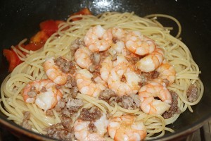 Italy of tomato of shelled fresh shrimps the practice measure of the face 8