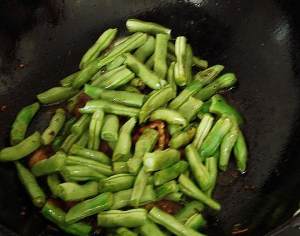 The practice measure of face of stew of old Beijing hyacinth bean 8