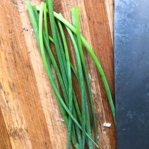 Green oily noodles served with soy sauce (quick worker delicious) practice measure 1