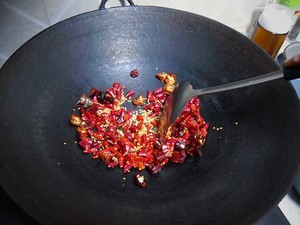 [Chongqing is small] the practice measure of the hot pepper that add oil and practice of face of Chinese prickly ash 8