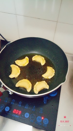 The practice measure of apple pie of skin of golden crisp dumpling 9