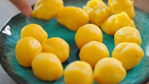 Yellow moon cake of grandma drifting a heart (without Ji Shifen / change syrup version) [graceful feed rude language] practice measure 13