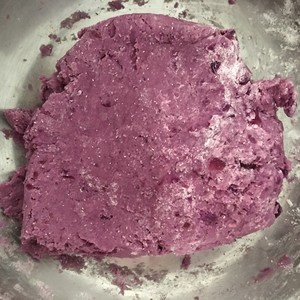 The practice measure of violet potato steamed bread 4