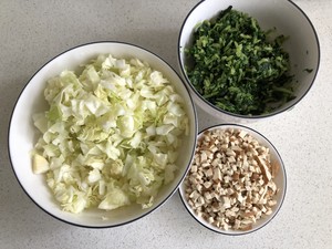 Ma Lan頭のキャベツが豆を揚げて作業する1