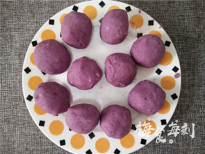 Net Gong Xiangyu is violet cake of beans of potato celestial being, the practice step that requires a pan only 10