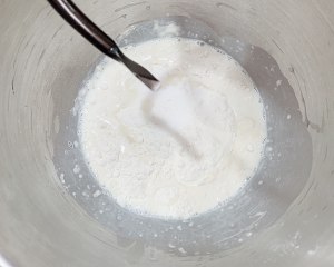 Sweet like the soft grandma like biscuit steamed bread (the simplest knead dough practice) practice measure 1