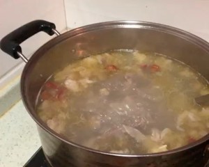 デリシャシーは、クリアスープ（顔）練習法13で煮込んだ超繊毛の牛肉のスープを落とします
