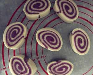 The practice measure of violet potato steamed bread 9