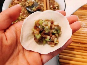 The practice measure of the dumpling of crude fry in shallow oil of hotbed chives beef that falls in love with readily 7