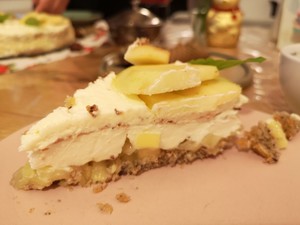 The practice measure of cake of butter of filbert of German tradition apple 20