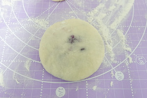 The practice measure of 10M+ of cake of violet potato of dough made with boiling water 6