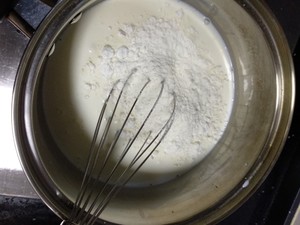Butter of shredded coconut stuffing is small practice measure 5