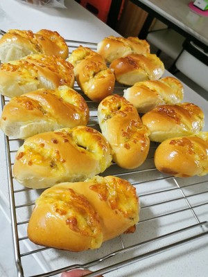 Exceed softness - the practice measure of hot dog biscuit 15