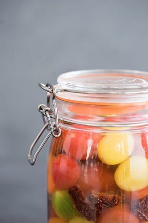 The practice measure of the small tomato of iced word plum that summer has surely 4