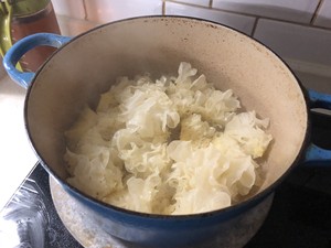 Tendons of beef of carotene of green pepper of cold and dressed with sause (tremella) practice measure 2