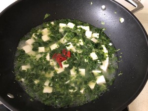 セイヨウセロリの葉の豆腐の濃厚スープの実践尺度
