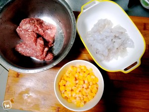 The practice measure of wonton of fresh pork of corn of shelled fresh shrimps 2