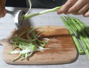 The practice measure of salad of asparagus cooked food 1