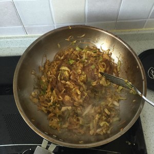 The practice measure of vermicelli made from bean starch of the dish that fry a bag 3