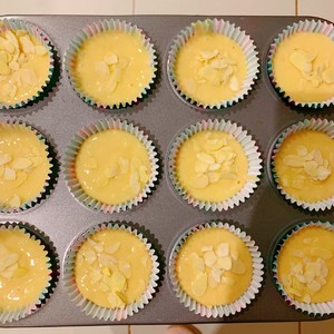 Ma of Yue Mei of silk of coco of grandma of coco of quick worker of breakfast of low card of low candy of 10 minutes of families, cherry, tendril, La Mei, mulberry fragrance cake (Muffin) practice measure 18