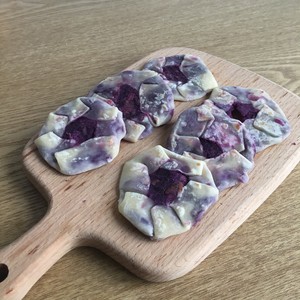 Sweet the practice measure of violet potato cake 7