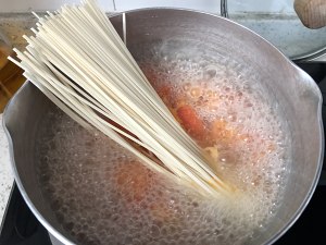 The practice measure of face of egg of tomato wheat dish 5
