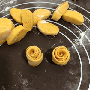 The practice measure of pumpkin rose steamed bread 14