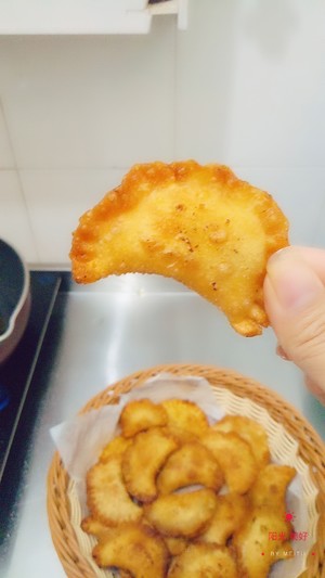 The practice measure of apple pie of skin of golden crisp dumpling 10