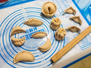 The practice measure of skin of wonton of & of skin of whole wheat dumpling 3